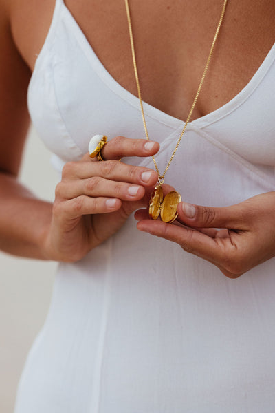 Ocean Goddess Locket 18 Karat Gold 90cm Chain