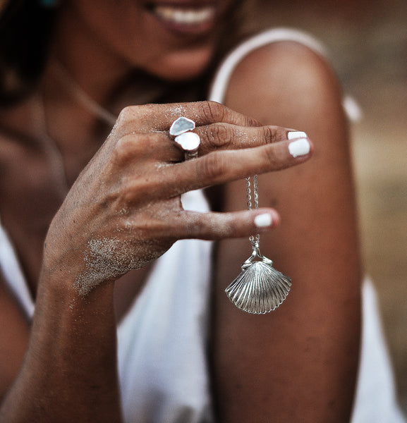 Aphrodite Clam Locket with Chain