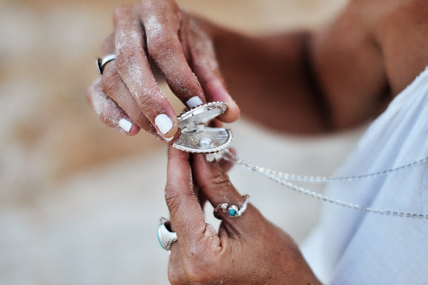 Aphrodite Clam Locket with Chain