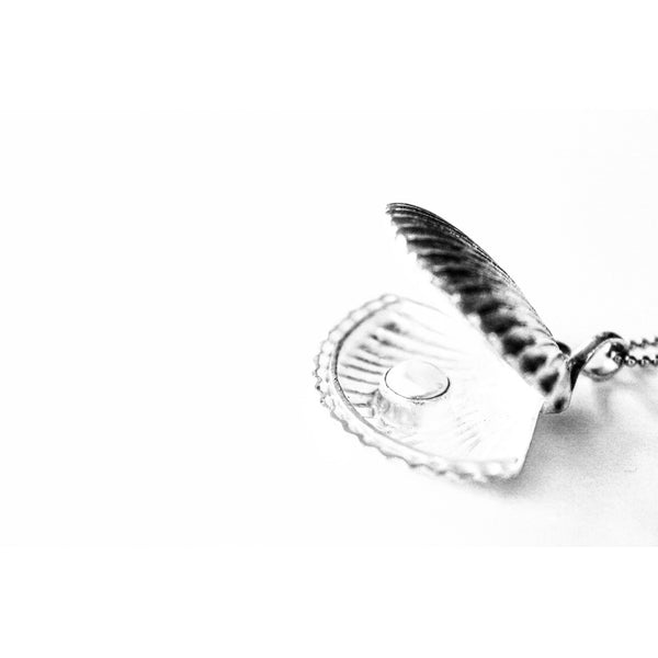 Aphrodite Clam Locket with Chain