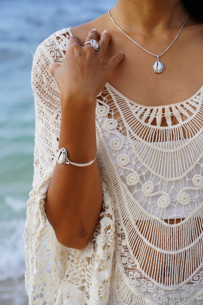 Lakshmi Cowrie Pendant