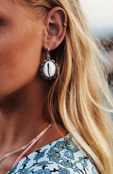 Ocean Daisy Earrings