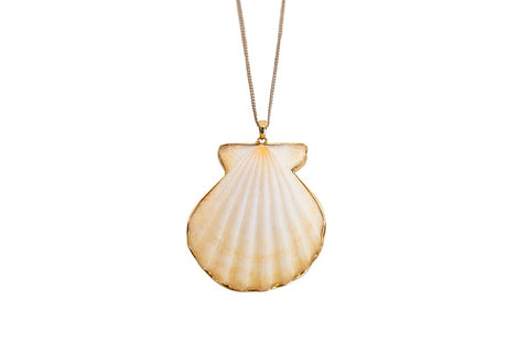 Golden Rays Scallop Pendant 18 Karat Gold