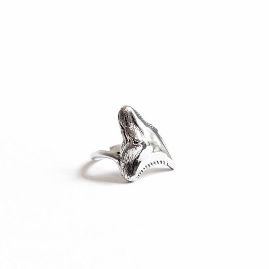 Snaggletooth Shark Ring